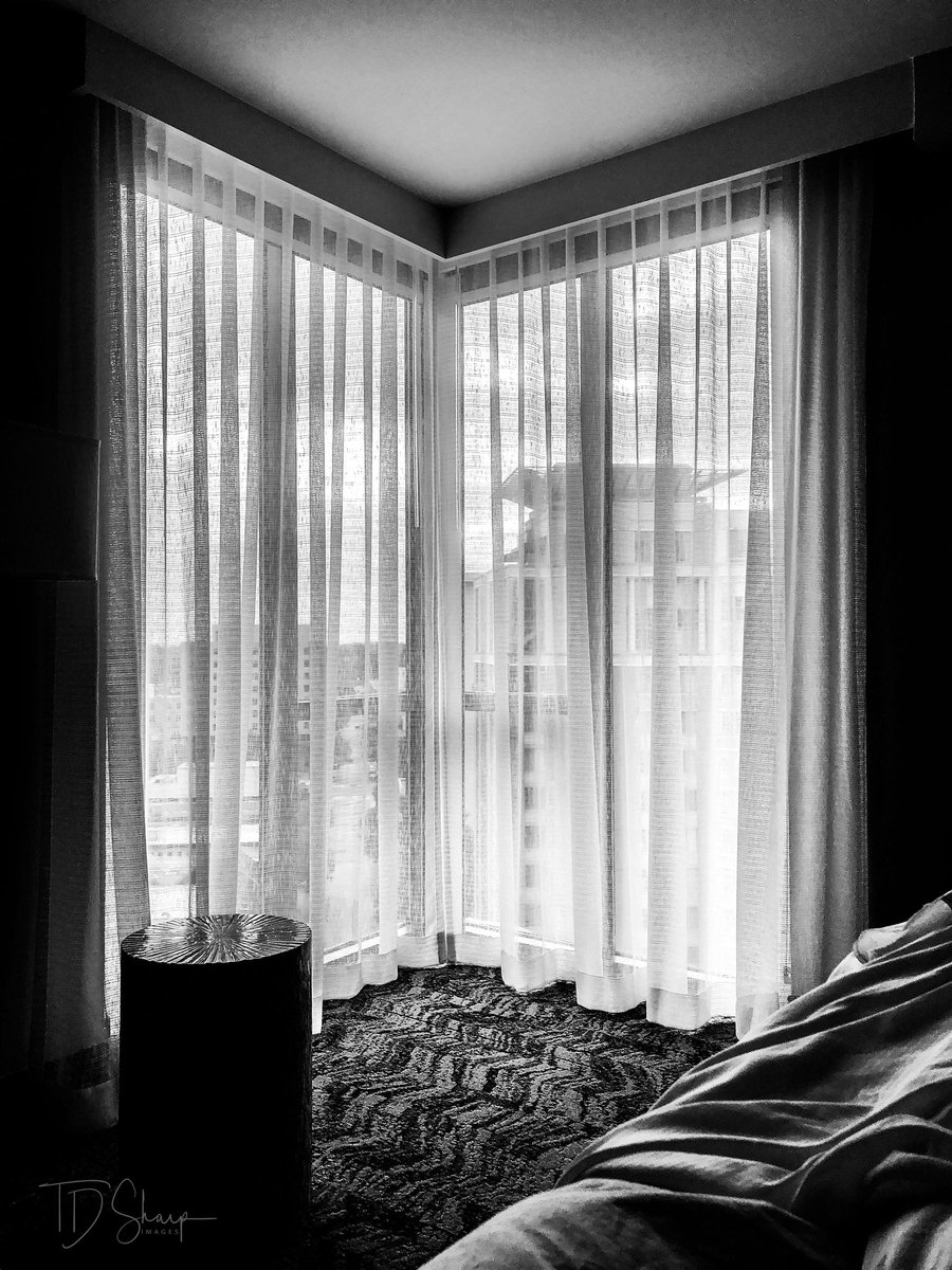 SharpReDesign's tweet image. Hotel Room | Black &amp;amp; White Photographe #hotelroom #Travel #blackandwhitephotography #tdsharpimages
