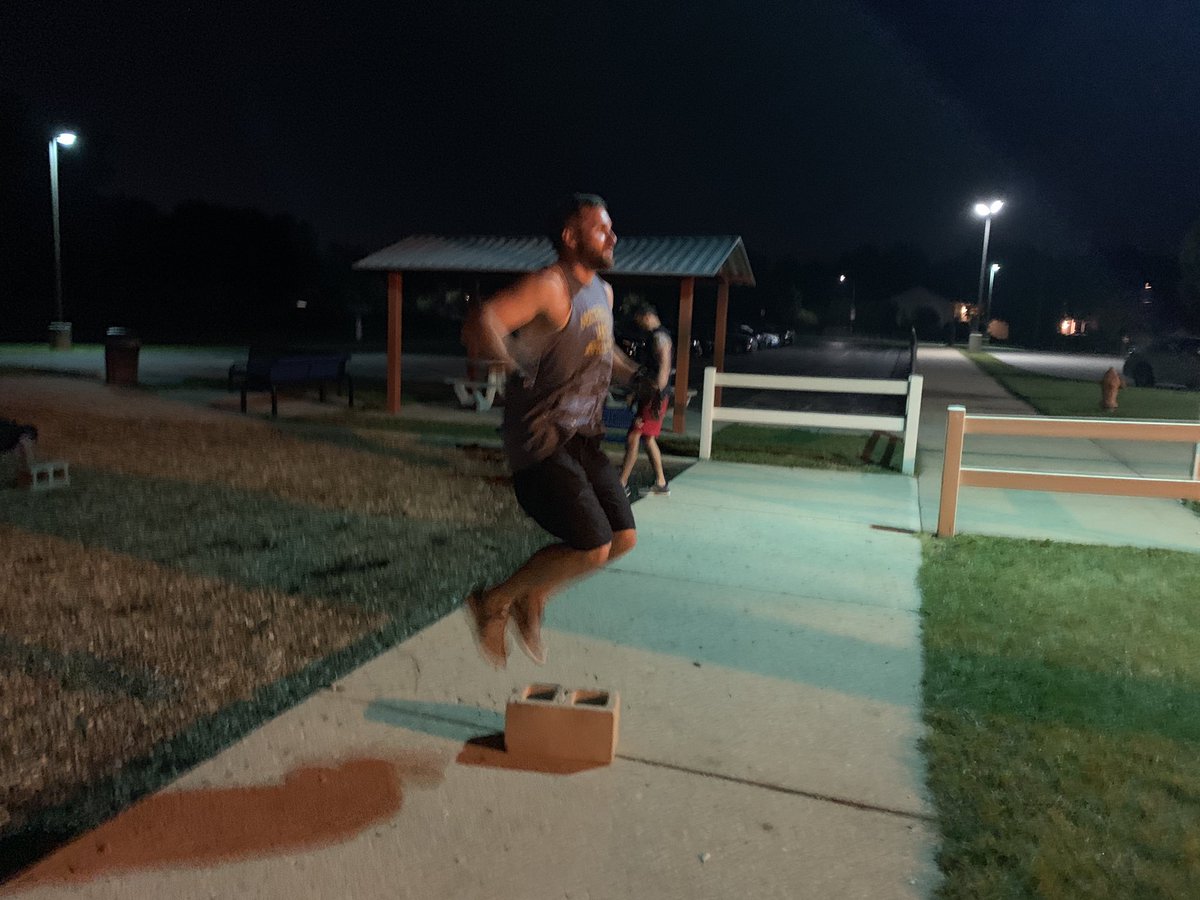 F3Complex's tweet photo. @rjhartney led 18 fired up PAX in 43 glorious minutes of AYG @F3IronPax week 3 enjoyment. Them Greenwood boys have a sick sense of fun - but all PAX delivered - some crushed their own expectations!
#YouVsYou #FormOnPOint https://t.co/fCjstbHwvp