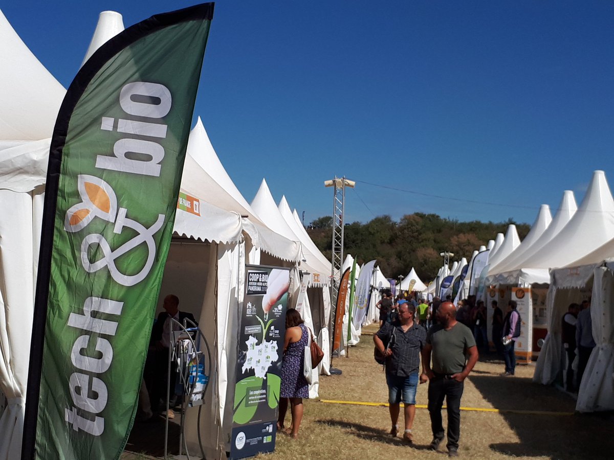 SaatenUnionFr's tweet photo. Nombreux ateliers, conférences variées, village partenaires : bravo à l Organisation du salon #techetbio qui ouvrait ses portes aujourd'hui. https://t.co/kvJL8Vy9jv