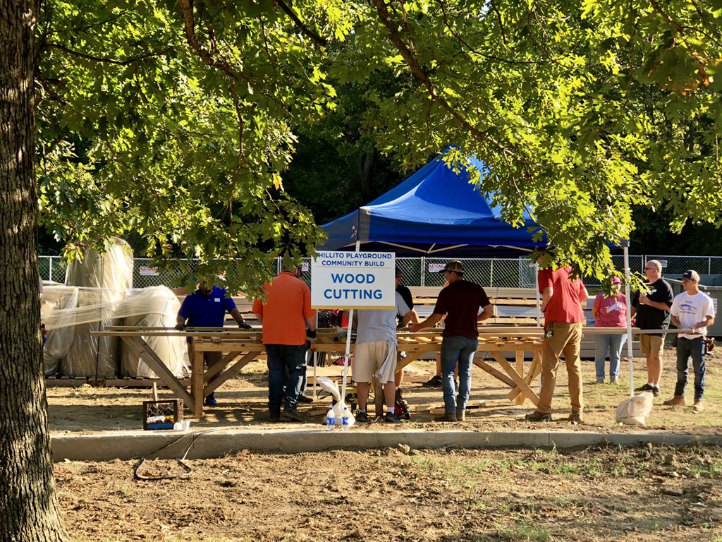 Mossotti9th's tweet photo. Photos from Shillito Park Playground’s Community Build. The build continues through Saturday! #Lexington #LexKy #SharetheLex #LFUCG #ShillitoPlaygroundBuild @LexKyParks https://t.co/zXssNfWug2