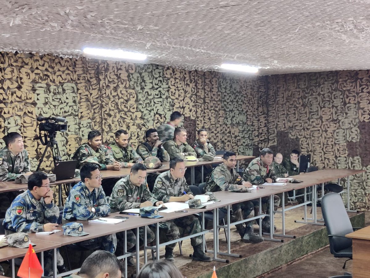 adgpi's tweet image. Ex #Tsentr2019
#SharingBestPractices

Joint planning and brainstorming amongst contingents are going on to calibrate &amp;amp; evolve interoperability through joint planning and sharing best practices.

#Interoperability
#Synergy
#Cooperation