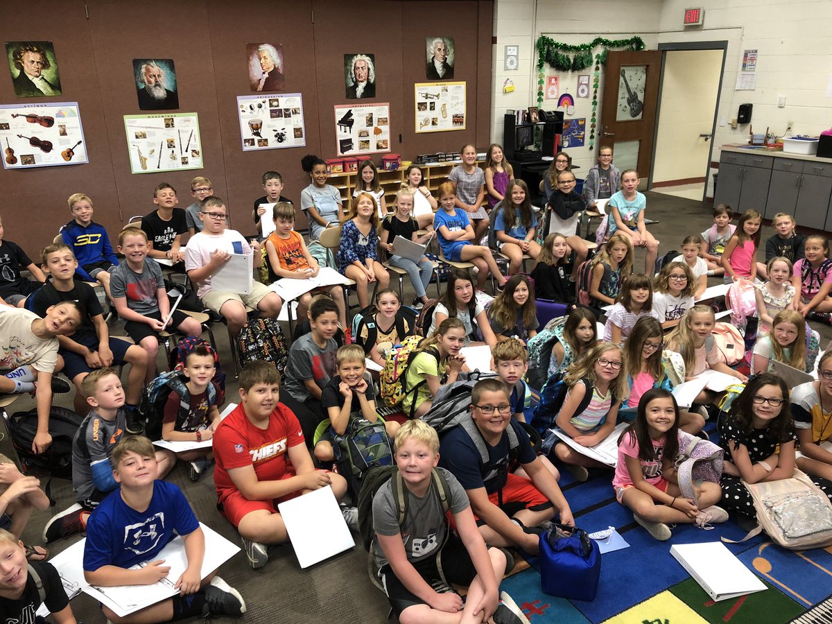 RachelTerrill's tweet photo. It’s a great day to be a Southview Singer! @KearneyMOEdu @sv_principal https://t.co/y8VNylVjUV