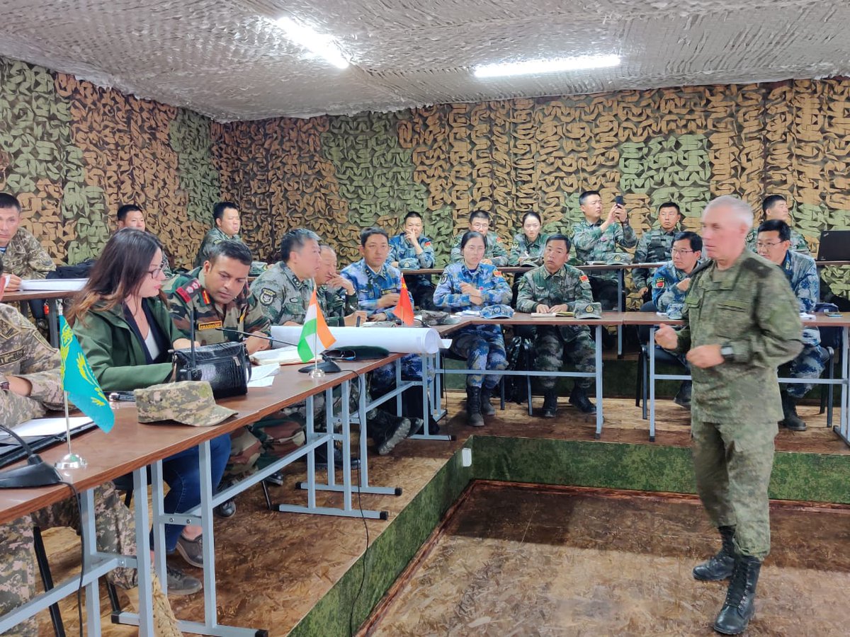 adgpi's tweet image. Ex #Tsentr2019
#SharingBestPractices

Joint planning and brainstorming amongst contingents are going on to calibrate &amp;amp; evolve interoperability through joint planning and sharing best practices.

#Interoperability
#Synergy
#Cooperation