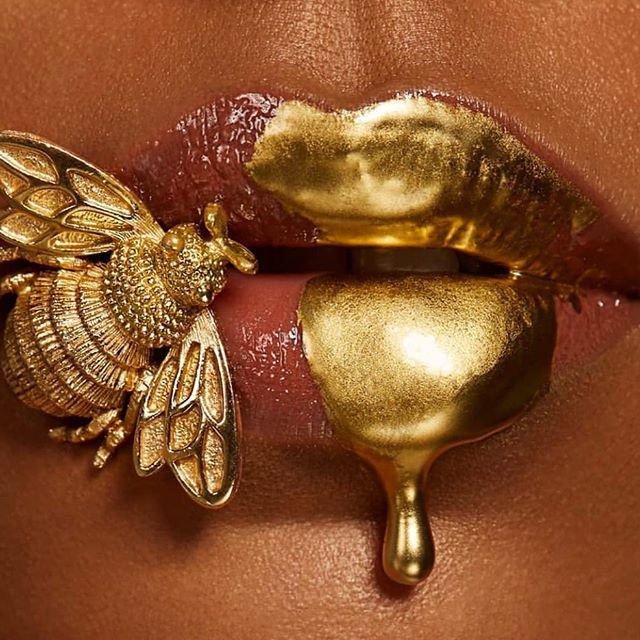 Honey is sweet, but you know whats even sweeter? Kind, conscious, and compassionate words, backed by positive and pure intentions. 

📷 <a href="/vladamua/">Vlada Haggerty</a> and <a href="/tina_eisen/">Tina Ξisen | BLOOM</a> via <a href="/jewbees/">juliehess</a>