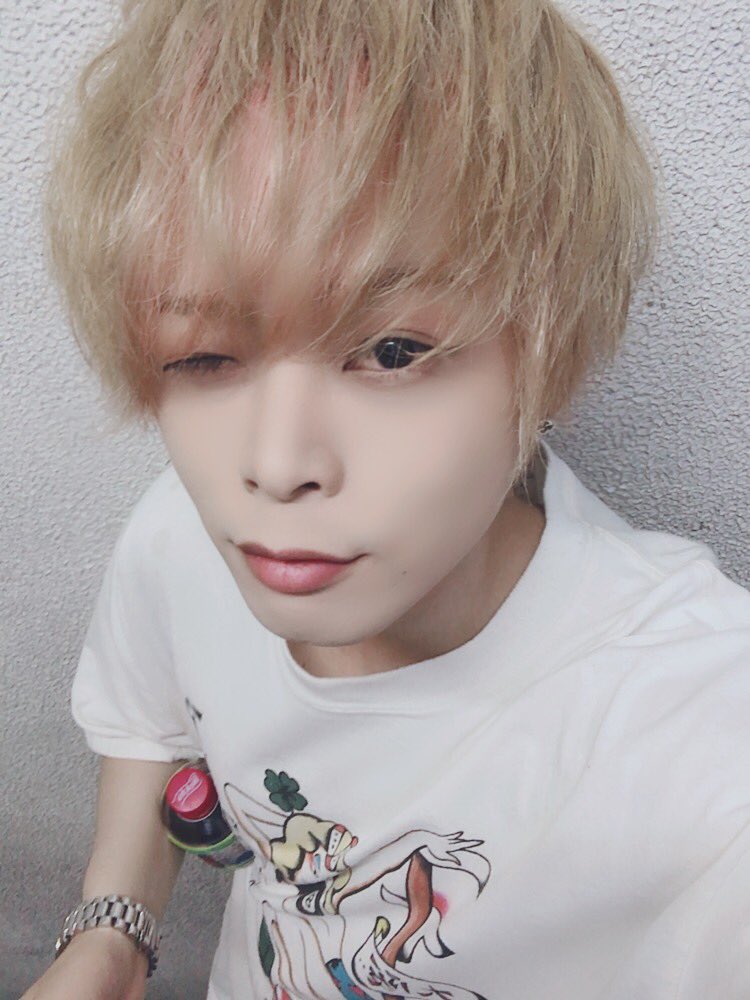 VELLE_yusuke's tweet photo. #vannex お越し下さった皆さんありがとうございました✨
みなさんあったかすぎてびつくりした🥺
超楽しかったですありがとう🙏
明日は新宿でストリートします!
18:00〜20:00
きてねーー✌🏻
#VELLEJ https://t.co/MVJaHMKAmx