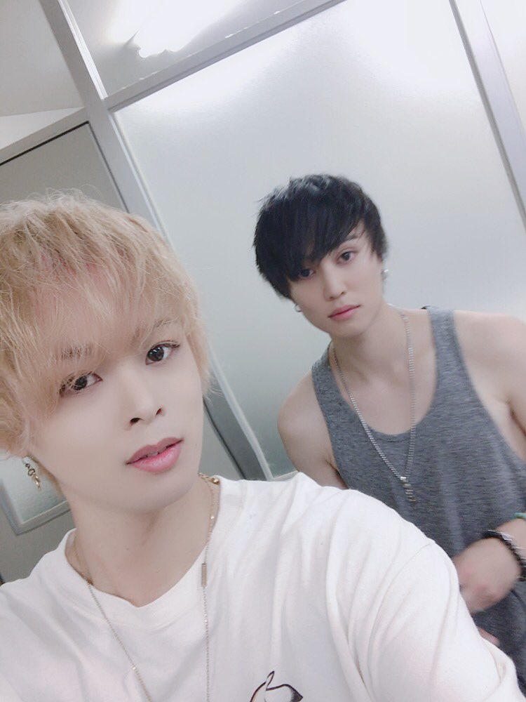 VELLE_yusuke's tweet photo. #vannex お越し下さった皆さんありがとうございました✨
みなさんあったかすぎてびつくりした🥺
超楽しかったですありがとう🙏
明日は新宿でストリートします!
18:00〜20:00
きてねーー✌🏻
#VELLEJ https://t.co/MVJaHMKAmx