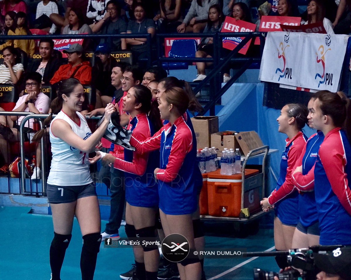 RySnaps's tweet photo. 2019 PVL Open Conference | Creamline Vs Choco Mucho | 083119

Gear: Fujifilm X-T100 with XF 18-55mm

#viaexissports
#fujifilmph
#fujifilmmirrorlessrevolution https://t.co/Oirg3557BF