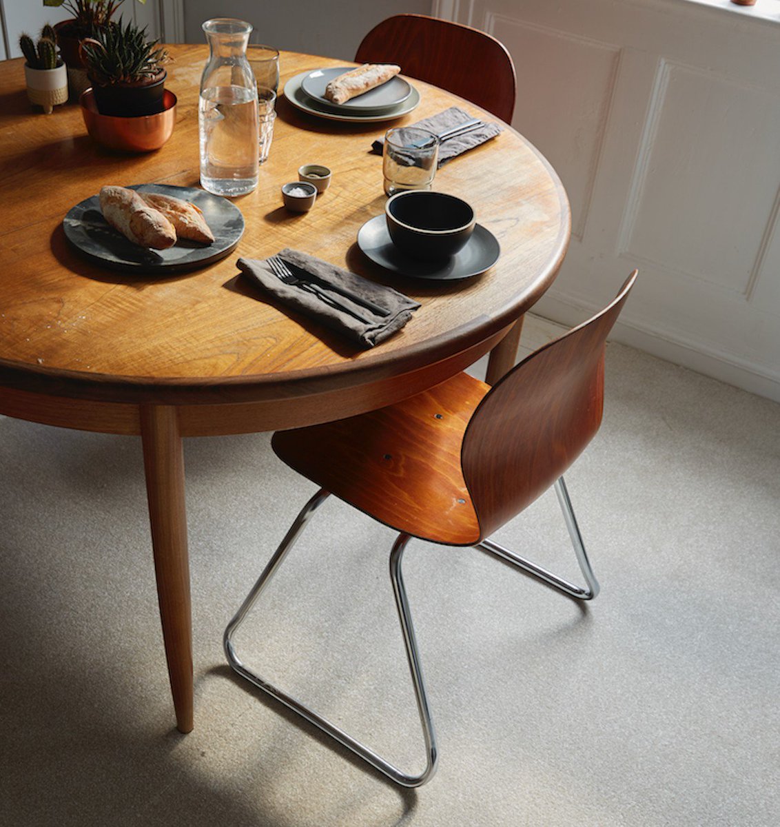 CormarCarpets's tweet photo. Create a vibrant inviting space with our Apollo Plus carpet. It's stain resistant and bleach cleanable, making it perfect for high traffic areas of the home like the dining room. Shop the look here - https://t.co/GsuxuoXunN https://t.co/zoMXFqicJ5