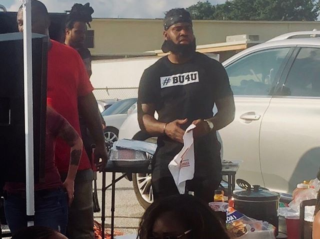 ProDirectSports's tweet image. Partner and client Syvelle Newton, former starting QB
of #SouthCarolinaGamecocks
Founder of #BU4U