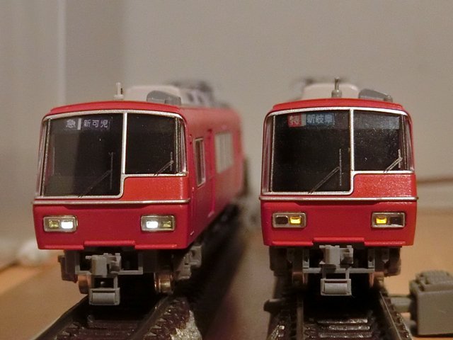 横浜西部急行 On Twitter そしてチップledを実装 今回3020と2012の両方買って来たのだがサイズが大きいとライトユニットに収まらない場合があるので小さい方が有利 よってちっぱいは正義 何のこっちゃ