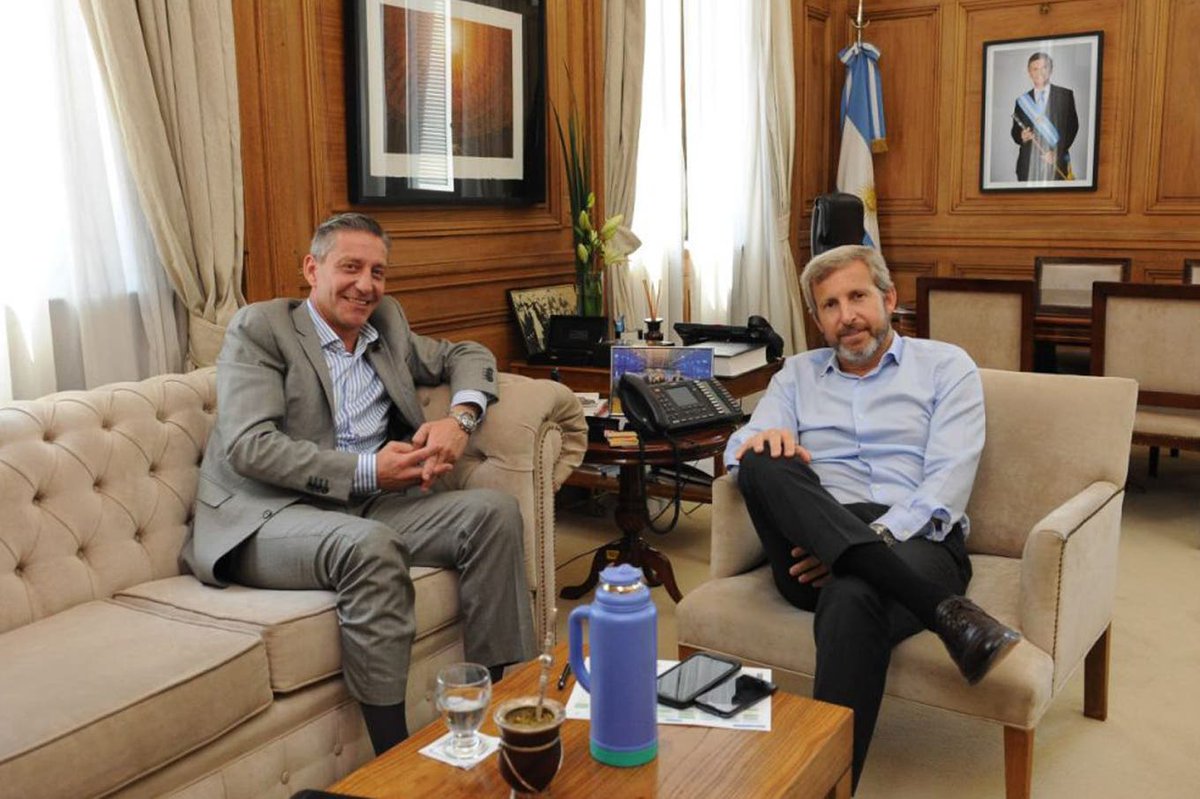 LANACION's tweet image. El Gobierno descarta una intervención a Chubut y asegura que ya le giró fondos dlvr.it/RDMQj2