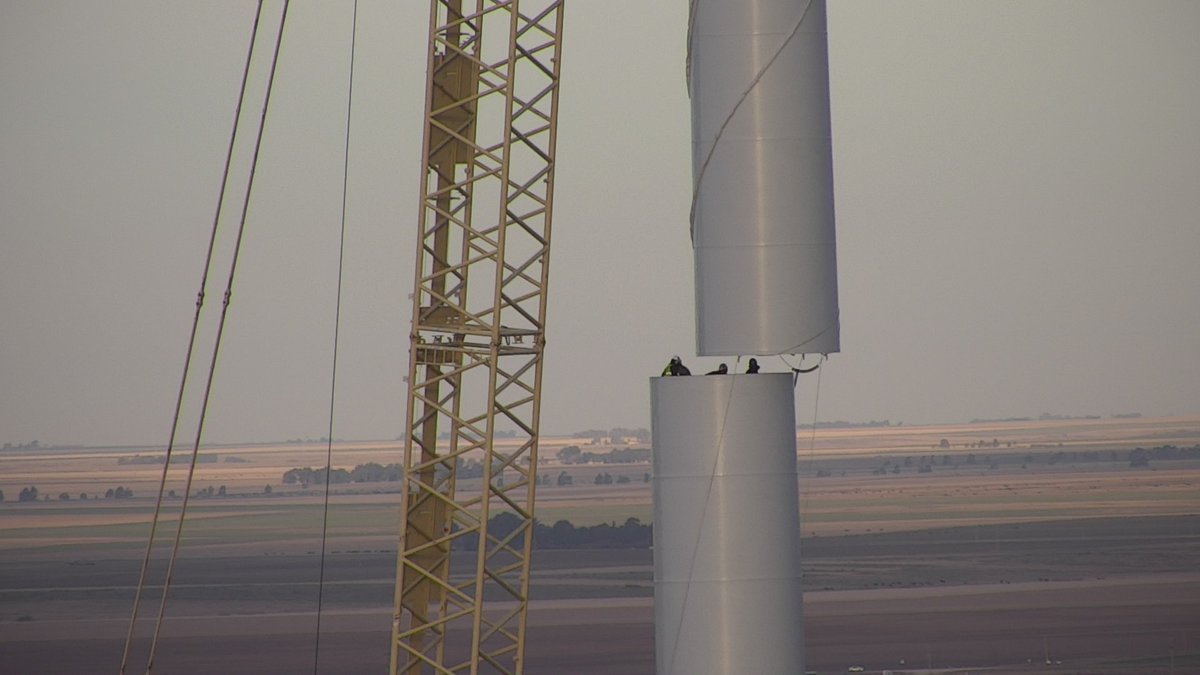 CPRenovables's tweet image. El 14 de Septiembre PE Vientos La Genoveva II ha comenzado a generar energías limpias las que serán comercializadas con empresas de primera línea, ellas son @AySA_Oficial @DowArgentina #FrioDock #PlasticosRomano #CeresAgropecuaria #Princz y @BancoPatagonia. Buen trabajo #CePu.