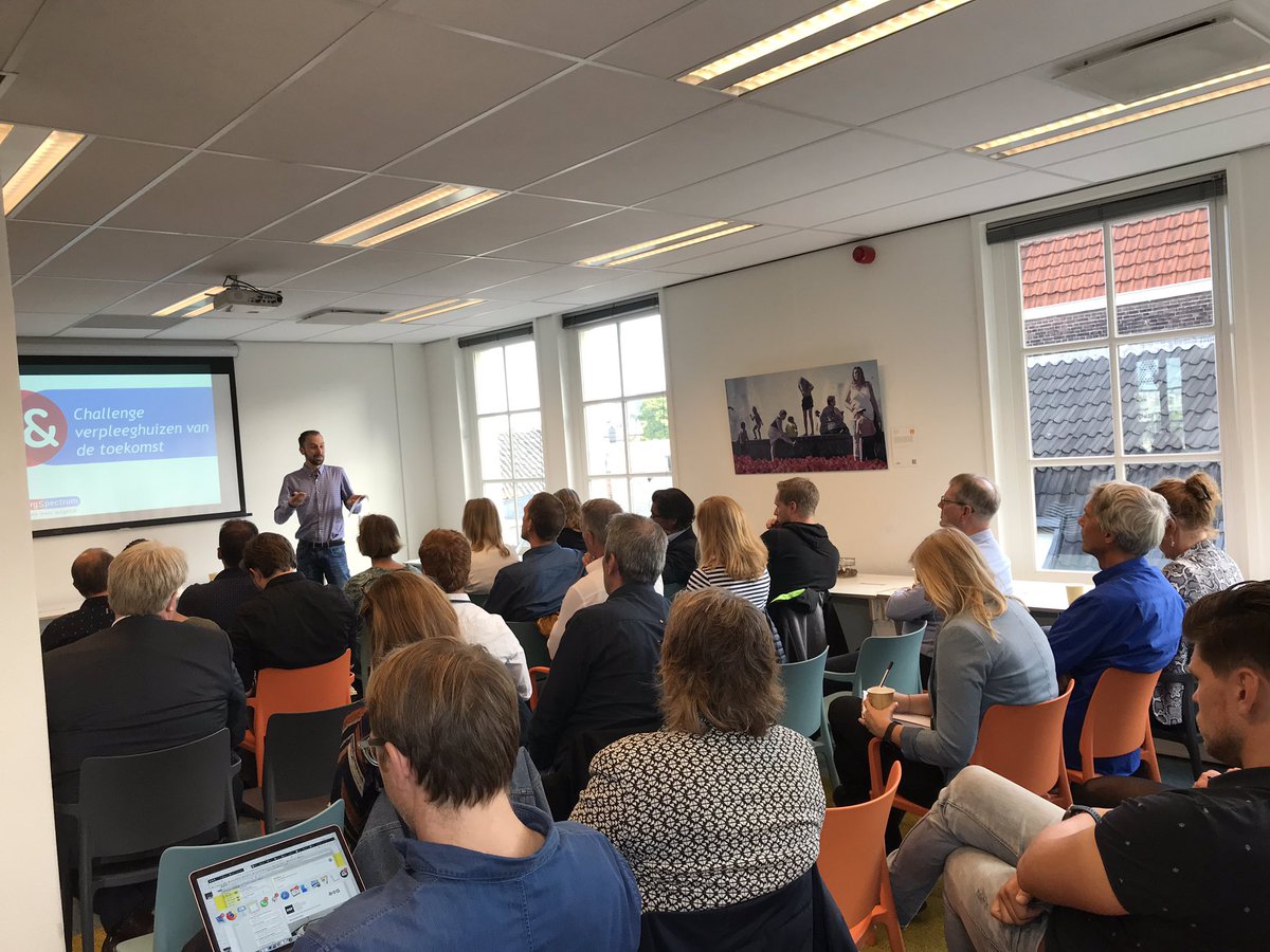 Verpleeghuizen1's tweet photo. Startbijeenkomst challenge ‘Verpleeghuizen van de Toekomst’ erg inspirerend en drukbezocht! #VvdT #innovatie #verpleeghuizen #challenge https://t.co/kDhRREFeZI