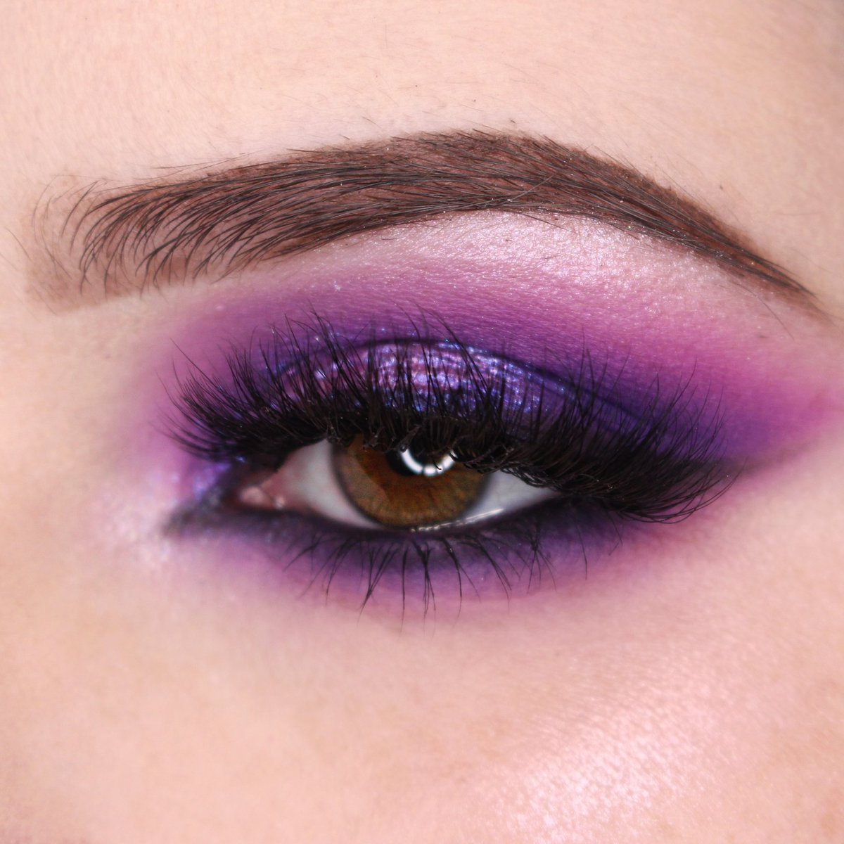 glambychii's tweet image. Okay so which angle should i post on instagram? 🙂🙃

I used @MorpheBrushes 39S Palette
@ColourPopCo Super Shock Shadow in Dare
@Certifeye Lashes in Phoenix

#morphebabe #morphe #morphe39s #certifeye #makeup #eyelook #bblogger #beauty #eyeshadow