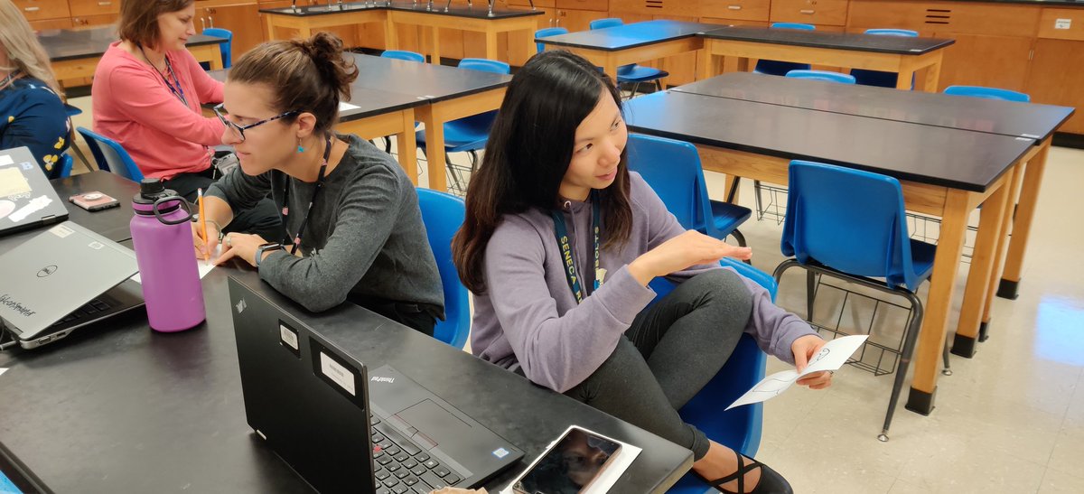 SRMTechTweets's tweet photo. 6th grade science CLT exploring unplugged coding. @csforlcps @SharonBrandon21 https://t.co/rquDj2KypJ