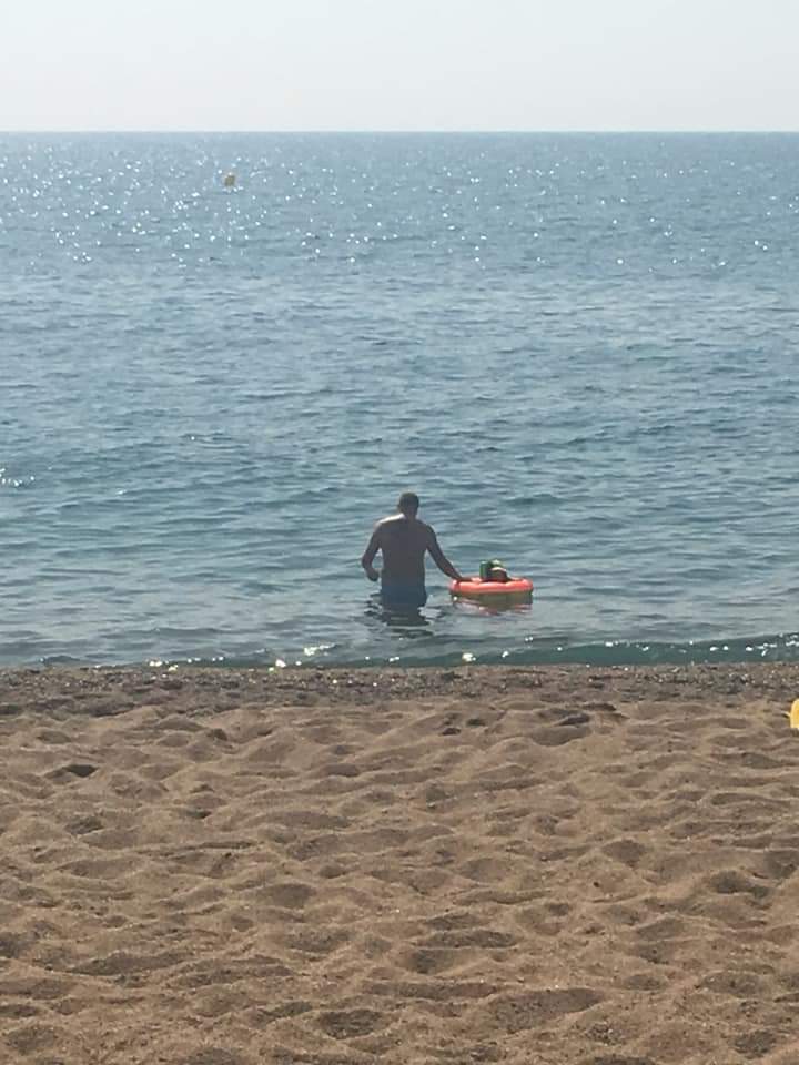 gardiner1985's tweet image. Last year I spent my birthday at work, then straight to Barnsley hospital to see the boy. 
 Today we've had a family beach day on our 1st family holiday. @BHNFTCharity @ThankYouNHS #whatadifferenceayearmakes #thankyounhs