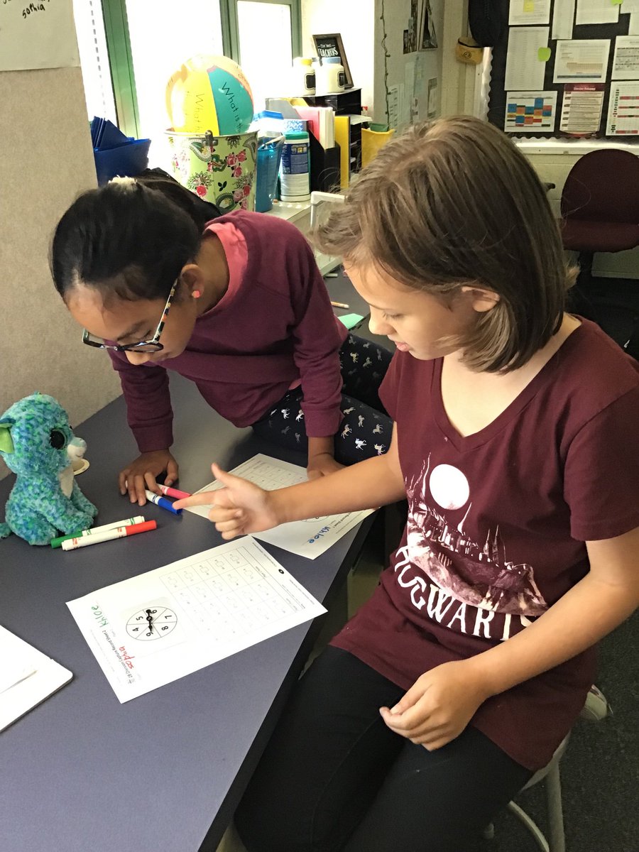 MrsKuepper's tweet photo. Ss in Miss Bednarek's fourth grade collaborating during workplaces while she works with another group on the open array area model. #collaborate #TheMathLearningCenter https://t.co/5INEHaZdaI
