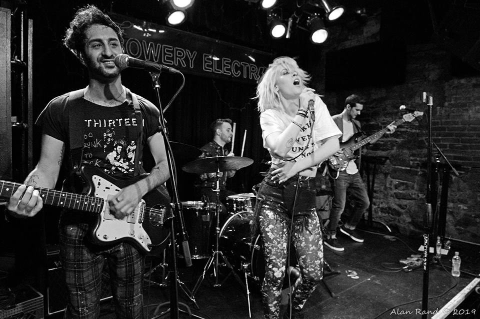 TheFoxiesMusic's tweet photo. Hey friends! We have some shows coming up. Wanna peep our bio link? Smooch smooch 😘
Photo by Alan Rand.
•
•
•
•
•
•
#thefoxies #tour #alanrand #livephotography ##glitterpunk #r13 https://t.co/tL6znJrwjI