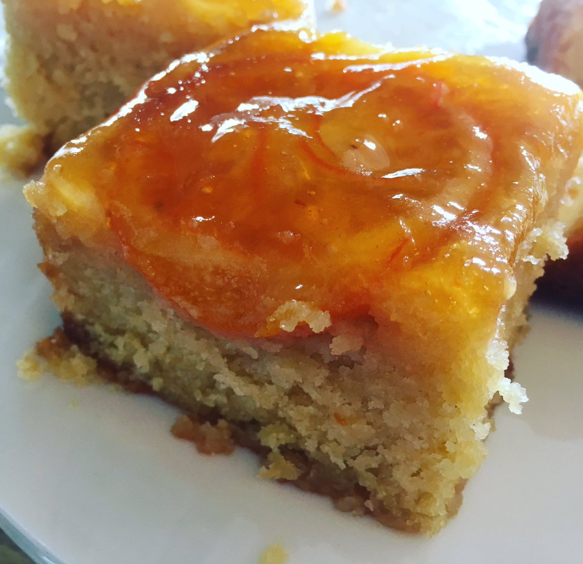 ChestnutsCS's tweet image. It is SO difficult to keep our hands off the cakes all week 😋 #freshorange #gimmegimme