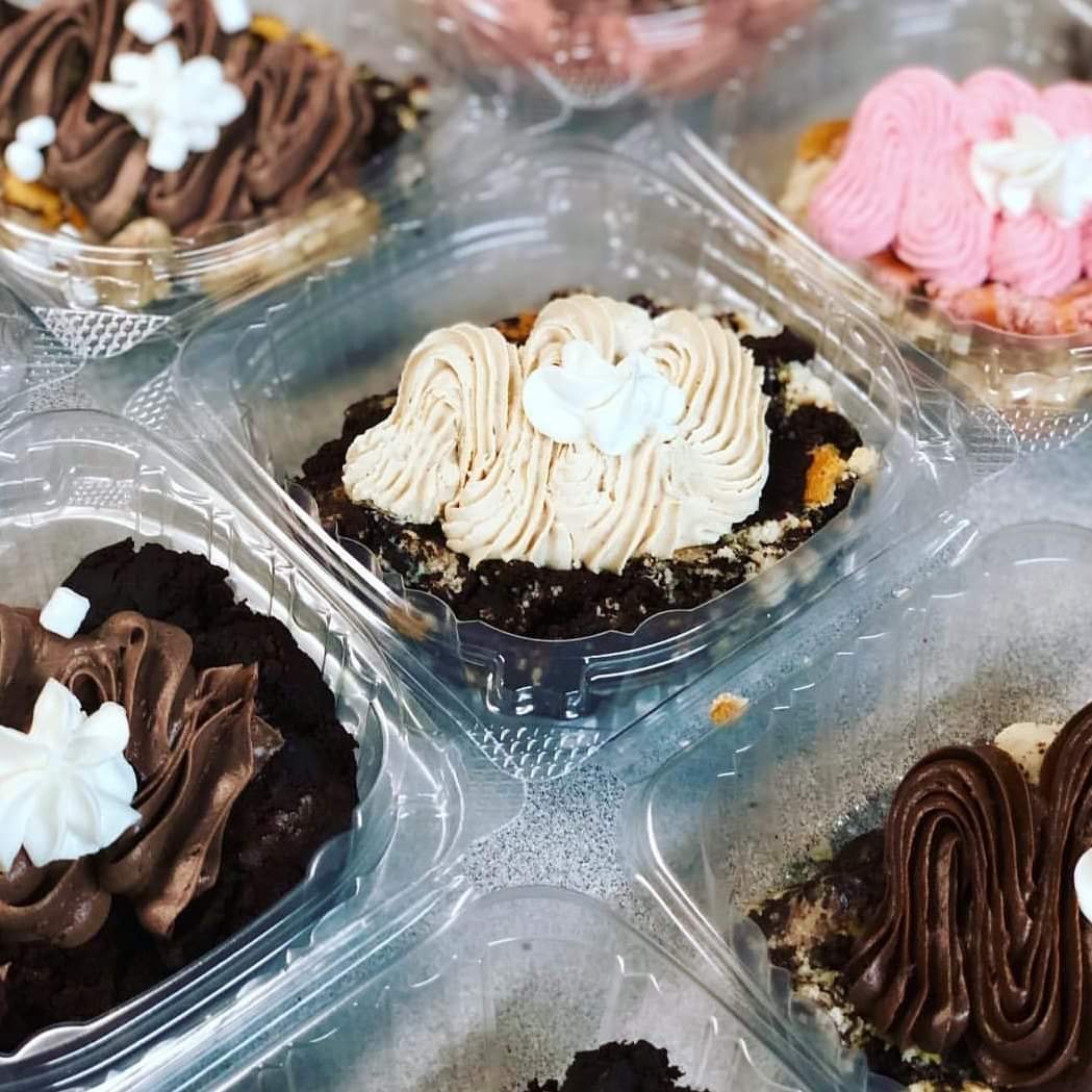 One man's trash is another man's YUMMM! 

There are so many options to choose from this week, so come get trashed with us. #caketrashedinpitt #gopittks #cakepalooza #downtownpittks