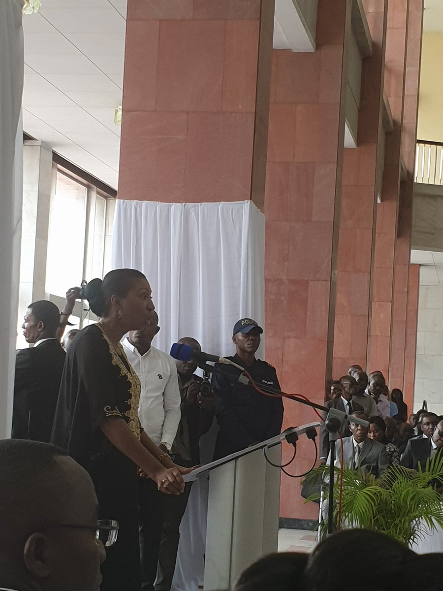 juvenalmunubo's tweet photo. #Kinshasa: L' @AssembleeN a rendu un dernier hommage au député national Venant #Tshipasa. La Présidente @JeanineMabunda a salué "un Homme de conviction". Son corps sera rapatrié demain jeudi à 2h pour l'enterrement samedi à #Lubero(Nord-Kivu). Que son âme répose en paix. -JM https://t.co/HFHxBl1Q5Z