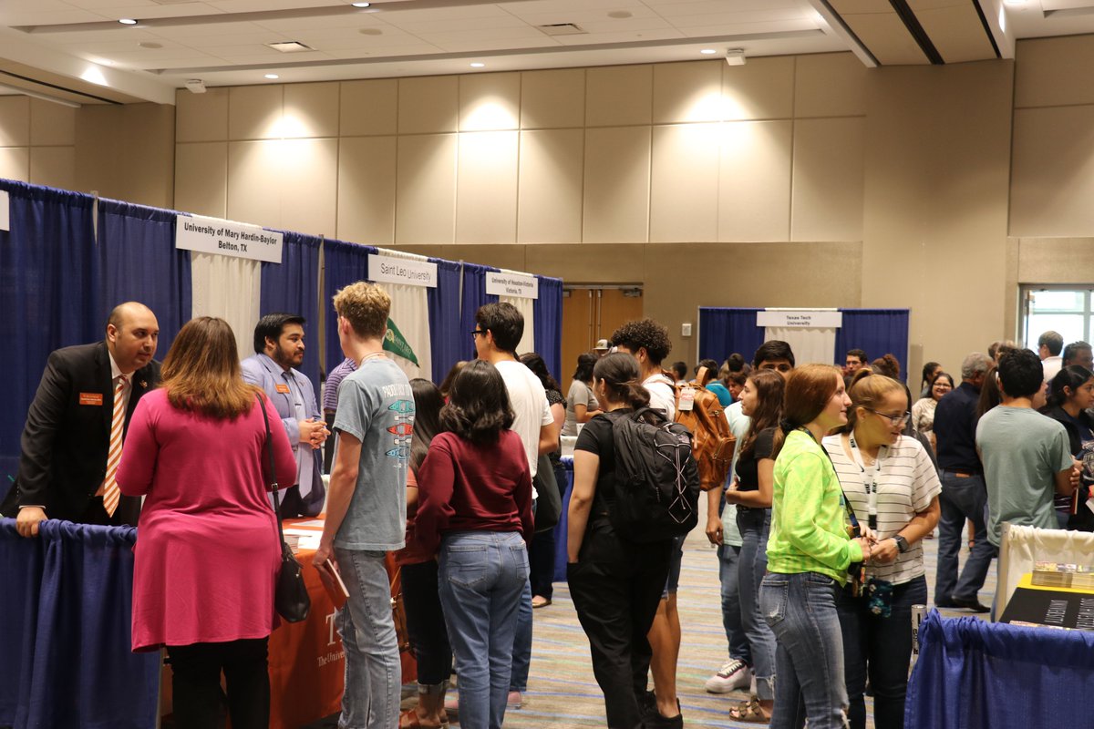 CCISD's tweet photo. What an incredible turnout at the Coastal Bend Area College Expo! Thank you to @IslandCampus for hosting this opportunity for our students. Students were able to meet with representatives to find universities and colleges that match their interests. #CollegeReadiness https://t.co/6ufLrUg6oi