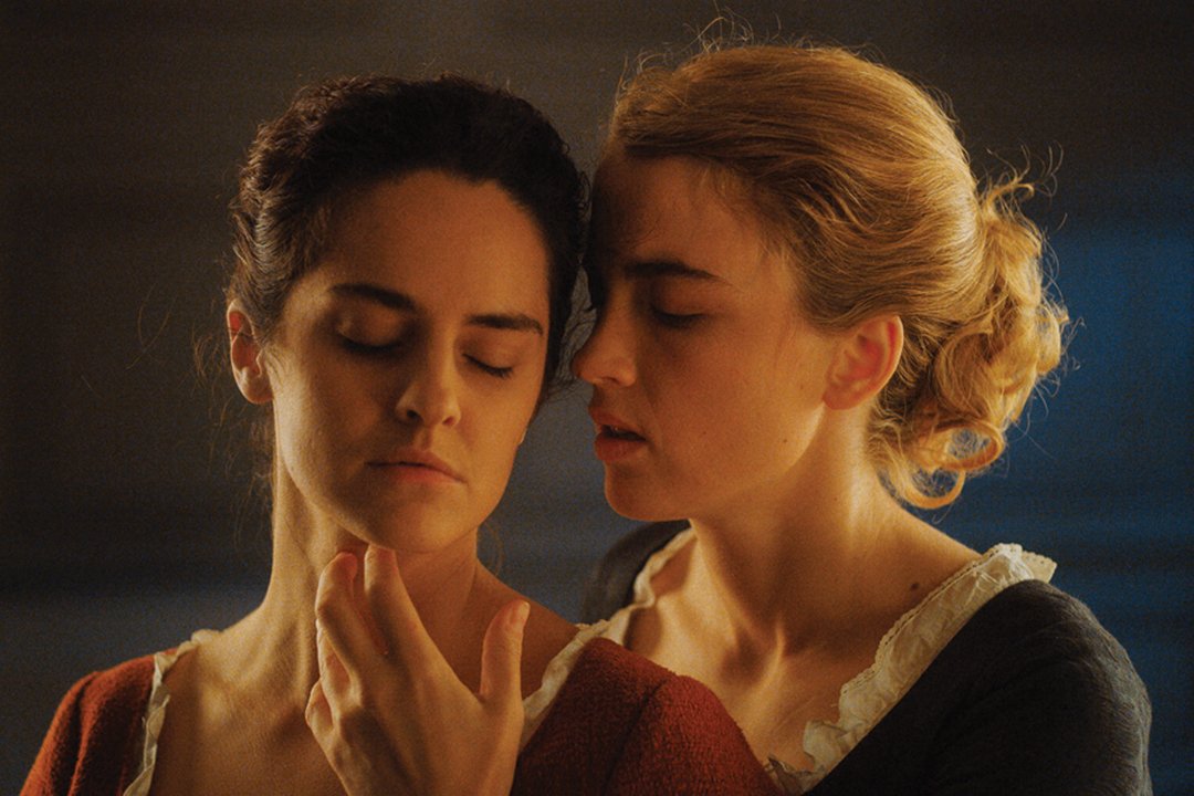 film_critik's tweet image. #queerscreen #PortraitOfALadyonFire 5/5 This affecting period romance between two women in eighteenth-century France is a study on controlled emotions repressed through furtive stares and coy exchanges, a slow burn engulfing you in impassioned flames by the end. @rolmar @Qscreen