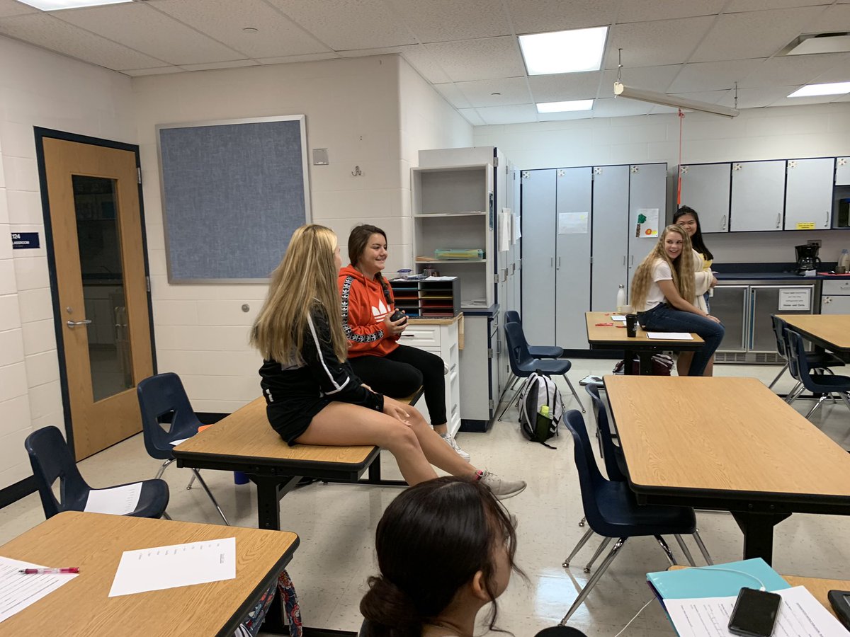 KHSFoundations's tweet photo. Day 2 of Lessons! Once again these students did phenomenal jobs with their lessons! Students created situations during the lessons to help the teacher at the time understand how anything can come up in a classroom. The teachers did a very well job managing the class. https://t.co/fxF9IMJ9EK