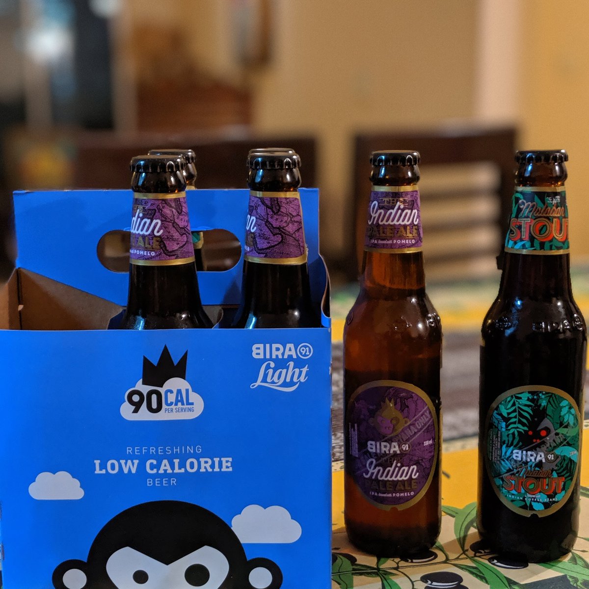 GarethEswin's tweet photo. The kind folks at @bira91 sent me a few samplers to try out their new flavours. Time to put those taste buds to good use!
#BiraLight
#MalabarStout
#IndianPaleAle https://t.co/5AyqWd3fWF
