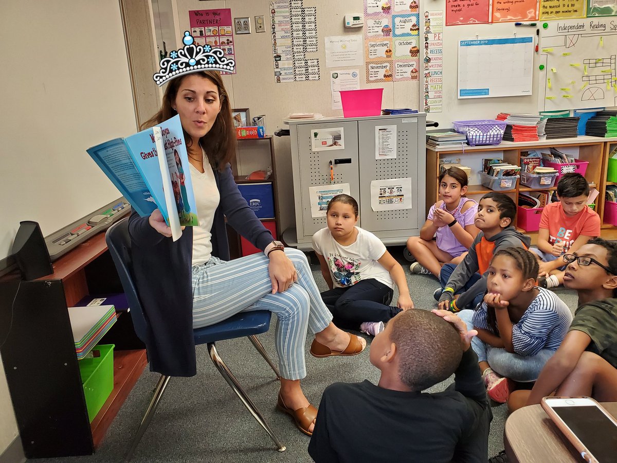 MrsFitz3rd's tweet image. We are so lucky to have such an awesome counselor come to do lessons with us! Thank you, @ParklawnCounse1!