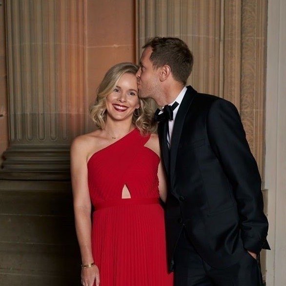 EFerrarialways's tweet image. Sebastian Vettel: Yes, that is my life. Obviously, racing is also my life, but if somebody asked me who are you, then the answer I think I would like to hear from myself is,I’m husband to Hanna and father to my kids and so on.This is who I am

#Seb5 #F1 #Autoweek #SingaporeGP 🇸🇬