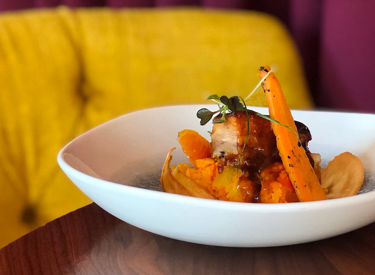 THEMERRIONINN's tweet photo. Our Autumn a la carte menu is being served. You have to try some of our new starters - maybe the Mini Irish Pork Roast. Glazed pork belly, crushed root vegetables, red wine jus & parsnip crisps #newmenu #autumnmenu #miniroast #yum #gastro #freshfood #supportyourlocal https://t.co/irRcRI4AXi