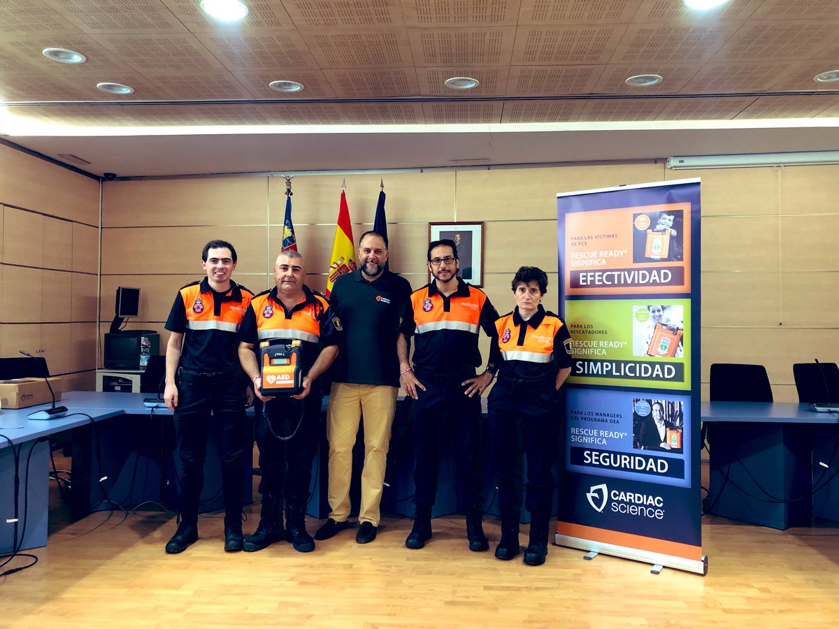 Hoy recibimos la donación de un #DEA @CardiacScienceE ❤️ de la mano de AB Medica Group. #LaPoblaDeFarnals municipio cardioprotegido. ¡GRACIAS por vuestra ayuda y compromiso! <a href="/DavidFdezAB/">David Fernande</a> <a href="/jaraglezjose/">JOSE ANTONIO JARA</a>