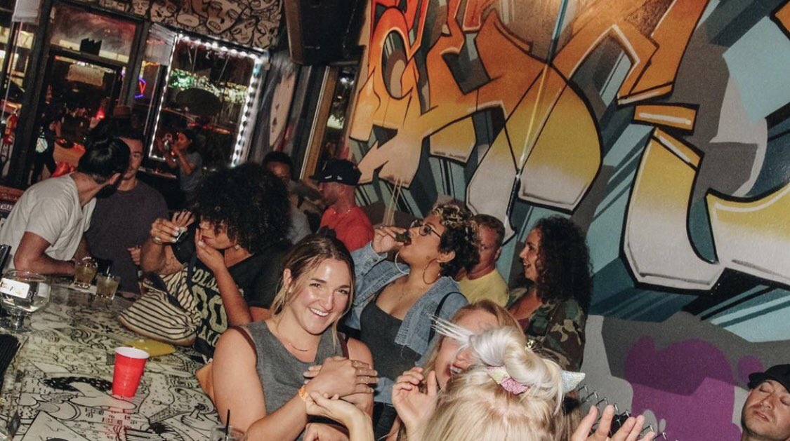 cj_vigil's tweet photo. Graffiti Bar! Come visit us for great drinks, great atmosphere, and amazing art! Or hookah next door at Mural Lounge! Come out to the new hot spot in Denver, peeps! We’d love to have ya! https://t.co/VYsCTqVMNU