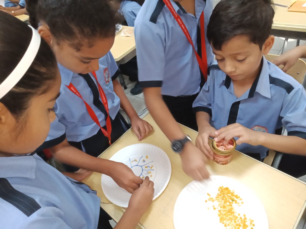 Gulfmodeldubai's tweet image. Grade 3,4,5 students hands on activities made math interesting &amp;amp; engrossing. Learning together #equaldistribution