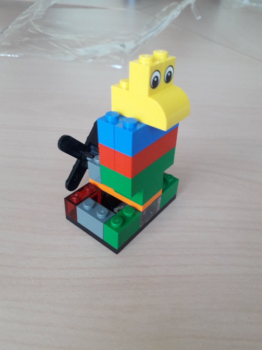 Séance de Lego Serious Play pour les #innovation Days de <a href="/GroupeSmile/">Smile - I.T is open</a> Merci <a href="/fabien_gasser/">Fabien Gasser</a> Ma vision du manager idéal :