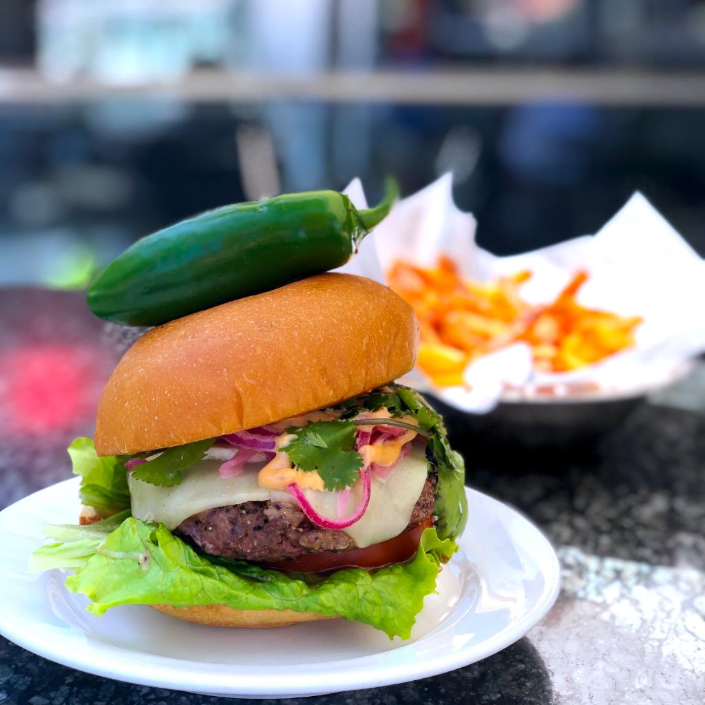 FashionShowLV's tweet photo. It’s #NationalCheeseBurgerDay! 🍔 #Bite into this BAD BOY from @StripburgerLV today!
#FashionShowLV #StripBurger #Burgers #CheeseBurgers #AmericanFood #Foodie #LvRestaurants #VegasFood https://t.co/fOXK5Bh4wX