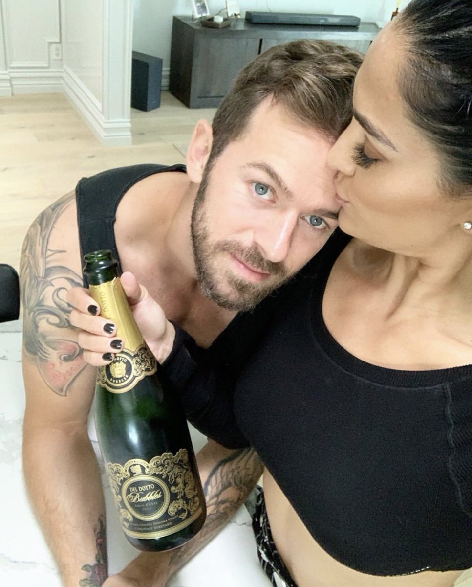 ArtemChig_Fans's tweet photo. New Bella Podcast released today featuring @artemchigvintse and some Q&A from Artem fans @BellaTwins #artemchigvintsev #bellapodcast https://t.co/HuxXcpY1RR