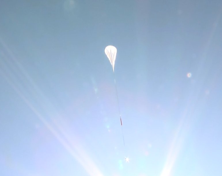 stratoballoon's tweet image. #BITSE Solar Telescope mounted on the #WASP platform has been launched from NASA balloon base in Ft. Sumner (NM) at 14:55 utc. 

Track the balloon in real time at: towerfts.csbf.nasa.gov/Maps/ConvGps69…