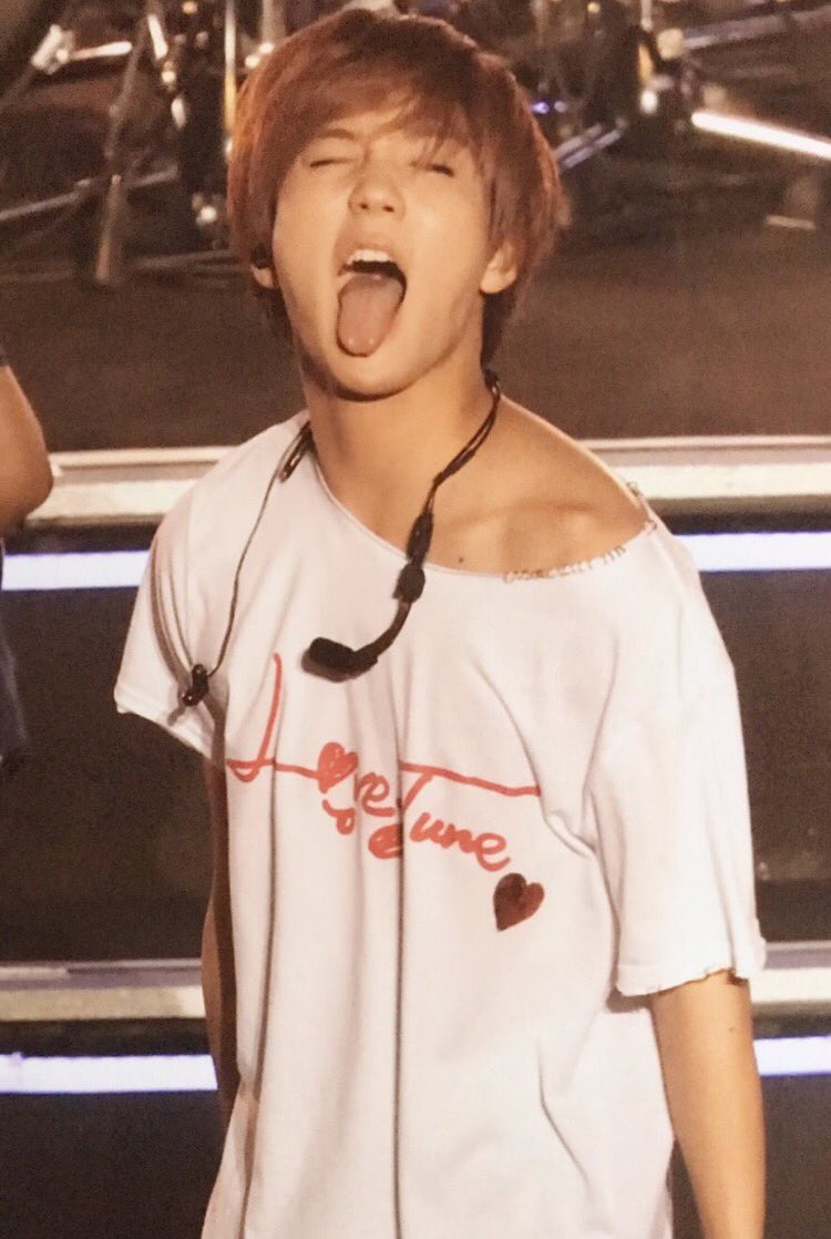 100 Epic Bestシャツ 出す 出さない 女 人気のファッションスタイル