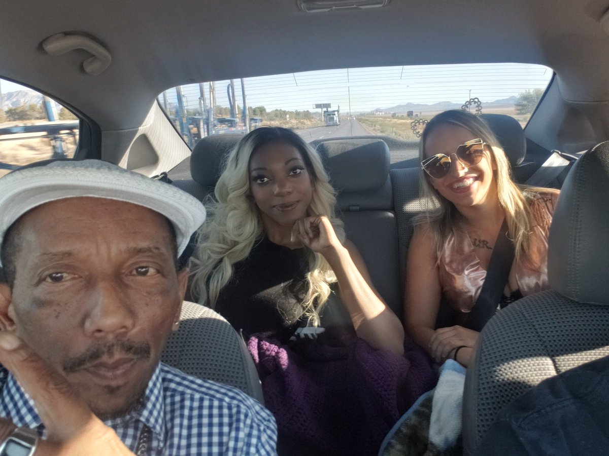 LovesxxxModels's tweet photo. Road Trip...... Los Angeles Bound....#porn #risingstarpr #chatsworth #pornstars #lovesmodels @STUNNINGSUMMERX @SavannahJaneXXX https://t.co/wQ0NIngXuA