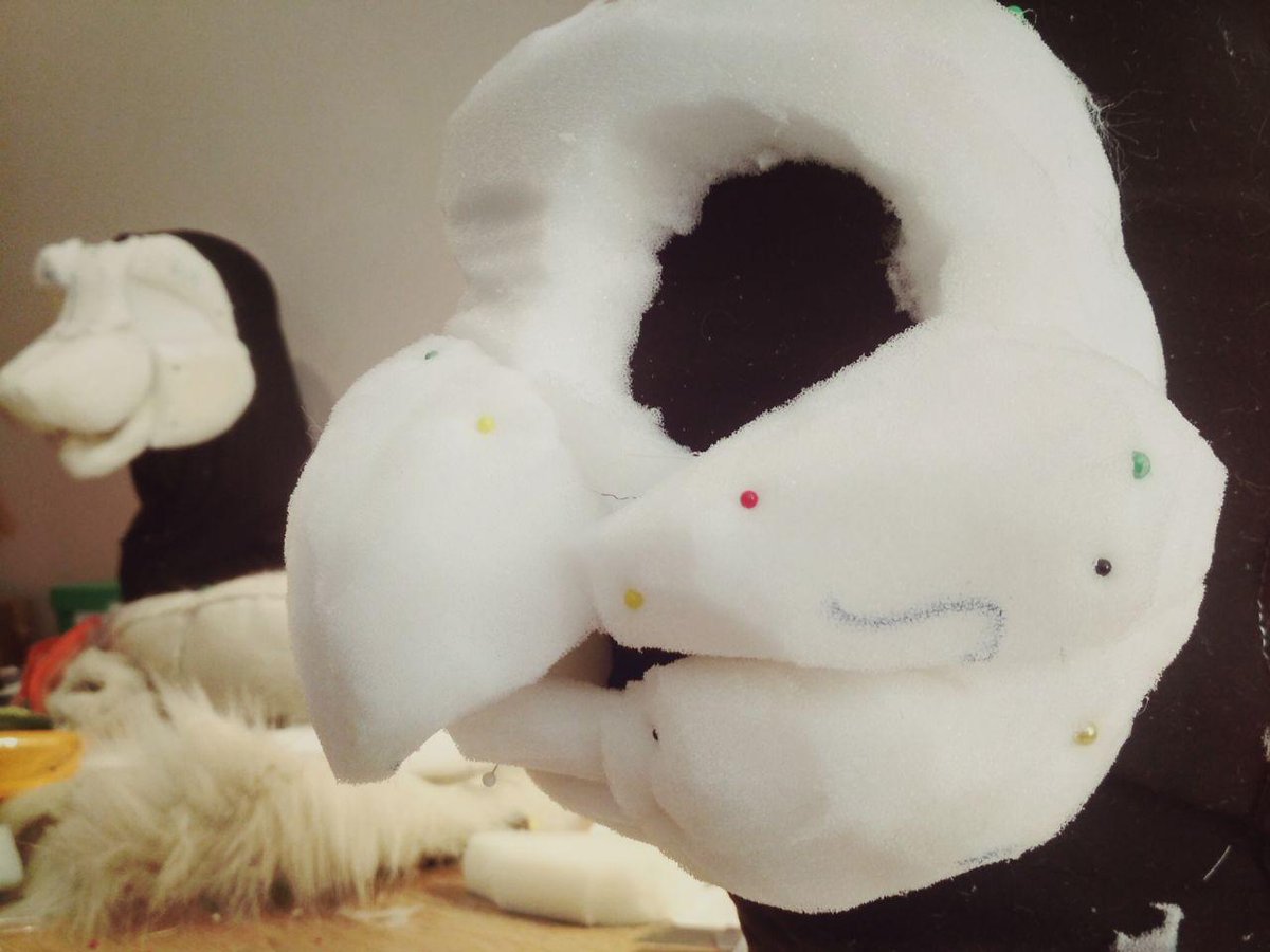 FurryArrows's tweet photo. werk in progress ~

#bird #fursuitbase #headbase #furry #fursuitmaker #furryarrows #crafts https://t.co/myfcqfGXQt
