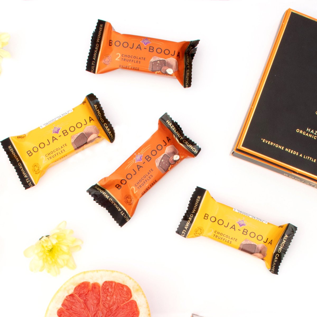 BoojaBooja's tweet photo. π *NEW* π
Two of your favourite truffle flavours are now available in Two Truffle Packs, on the shelf or by the till in your local health food store, just waiting to bring you a little on-the-go Booja yumminess. Hoorah! #organicseptember #tryorganic https://t.co/3xyH6BcB3s