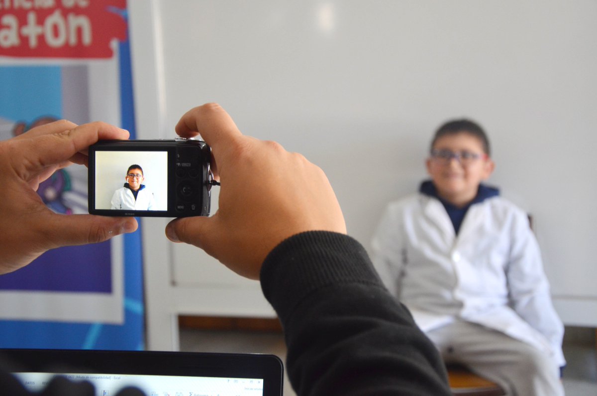 🚸SEGUIMOS CON EDUCACIÓN VIAL EN LAS ESCUELAS🚸 
Hoy alumnos de la Escuela Manuel Belgrano hicieron el examen sobre Educación Vial y se les tomó la foto carnet para más adelante entregarles las licencias de ciclista y peatón.