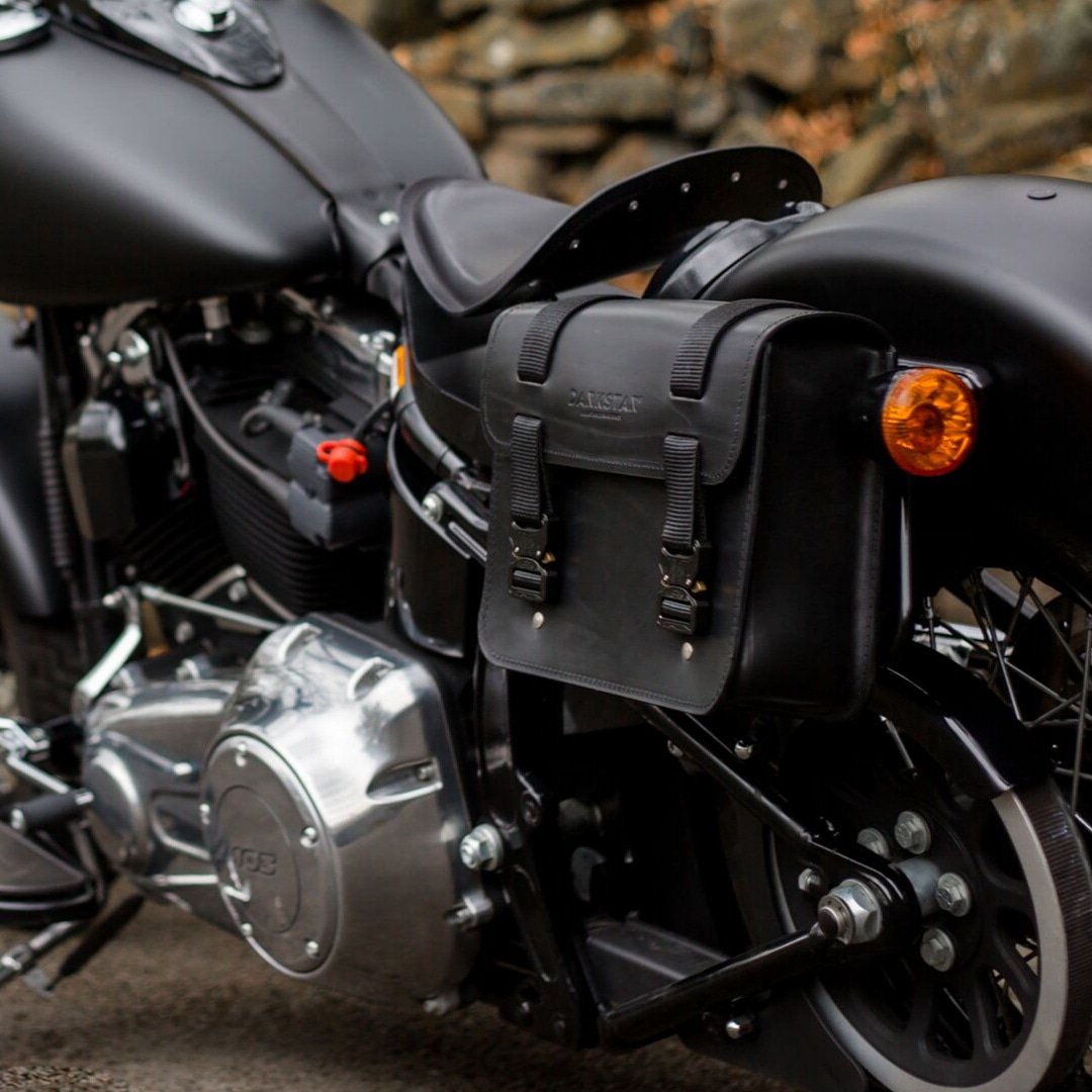 Nomad II leather pannier with lone rider seat kit. All in black leather mounted and ready to ride out.  
#panniers #chopper #custombuild