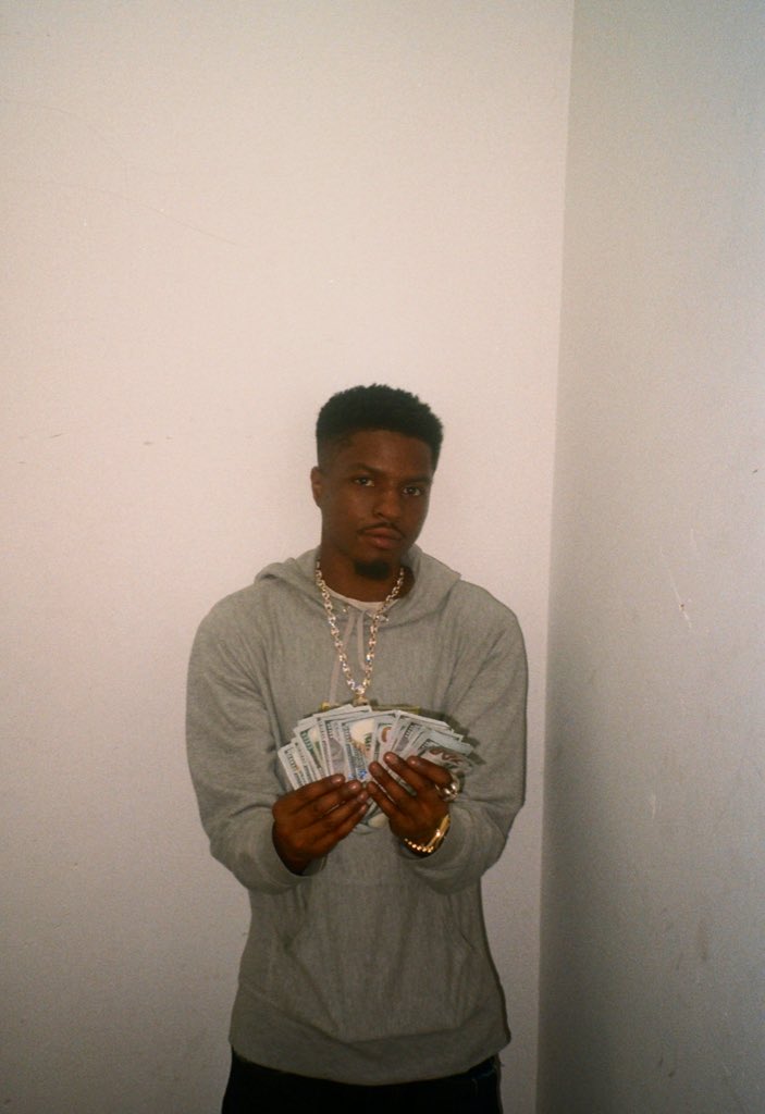 30_below's tweet photo. 📸 @pierrebourne x @KirkKnight #35mm https://t.co/e81fDELKmK