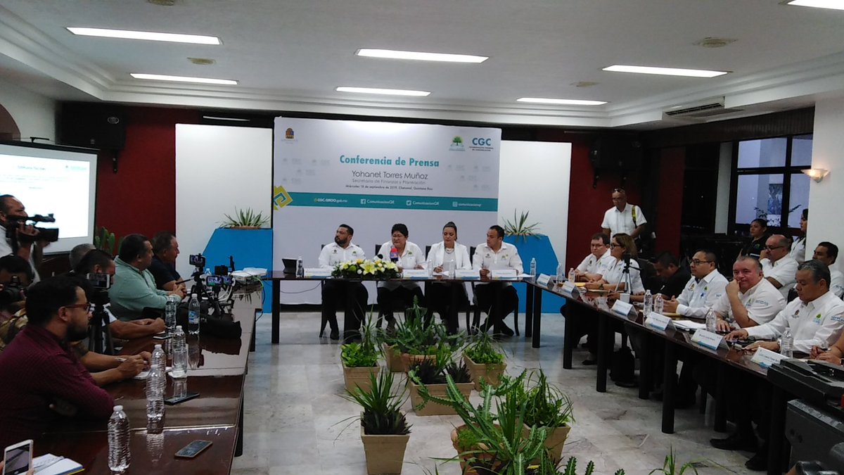 TeoGomez72's tweet photo. Chetumal||La Secretaria de Finanzas y Planeación, @yohanet_torres, preside la conferencia de prensa "Informe a Detalle" para dar a conocer los resultados de la @Sefiplanqroo en este Tercer año de Gobierno. https://t.co/DwZOAQNGYn