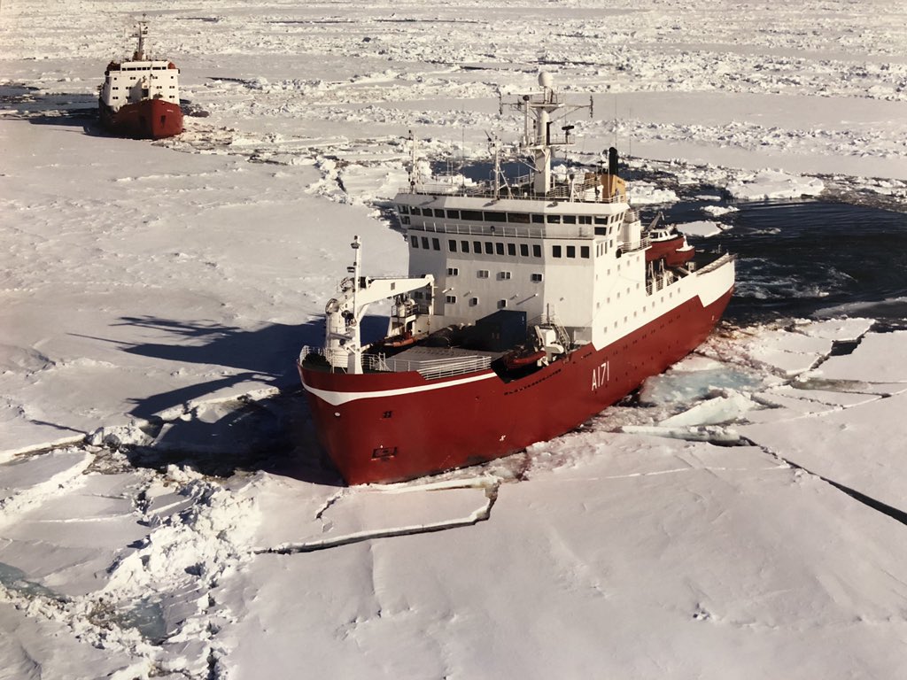 cloppa258's tweet photo. HMS Endurance doing what she did best. Iโm looking forward to seeing @hmsprotector back in the ice. Antarctica is one of those places that itโs a privilege to visit and stays with you forever https://t.co/pLamvny0HA