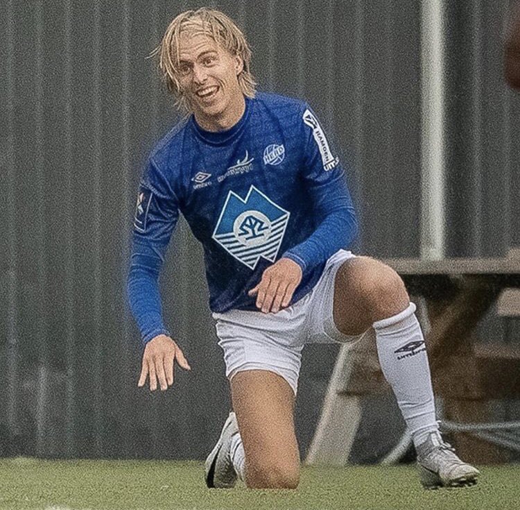 I morgen kommer Herd’s kortsamler Marius Ødegaard på besøk i podden. Har du spørsmål? Send inn da vel 👍🏻 #breddepodden @SportsklubbenH