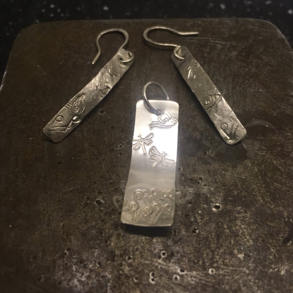 firedupnorthst1's tweet image. Our very first workshop in our new studio base. Full day workshops with Karen of Redcurrant Glass Silver Jewellery Making. The next sessions will be 29th Sept, 21st Oct &amp;amp; 19th Nov £85 #silverworkshop #adultlearning #workshops #getcreative #firedupnorthstudios